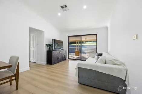Property photo of 32 Willoughby Circuit Grasmere NSW 2570