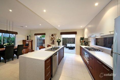 Property photo of 21 Yarraburn Close Bentleigh East VIC 3165