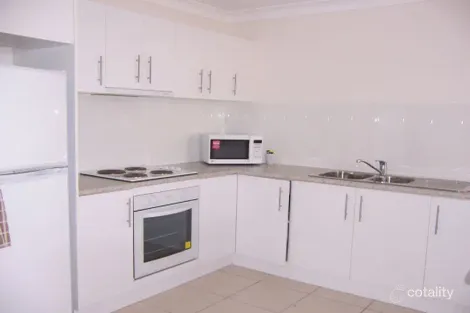3/10 Guy St, Emerald, QLD 4720