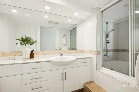 Property photo of 25/78 Cairns Street Kangaroo Point QLD 4169