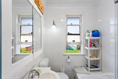 18 Derna Rd, Holsworthy, NSW 2173