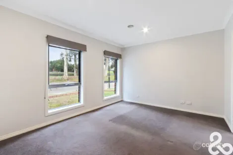 Property photo of 5 Carinya Crescent South Morang VIC 3752