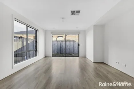 Property photo of 15 Badger Grove Tarneit VIC 3029