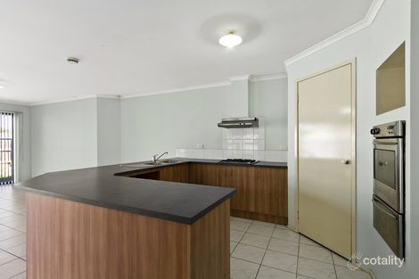 Property photo of 33 Grand Arch Way Berwick VIC 3806