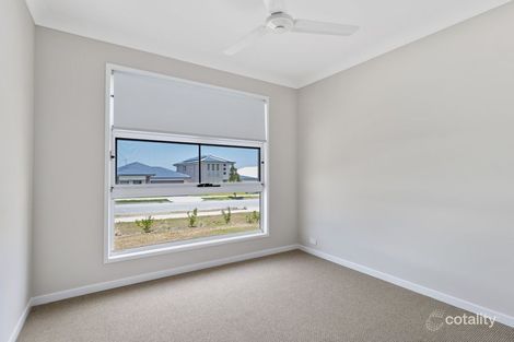 Property photo of 2/323 Tallagandra Road Holmview QLD 4207