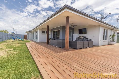 Property photo of 1 Venetian Court Dubbo NSW 2830