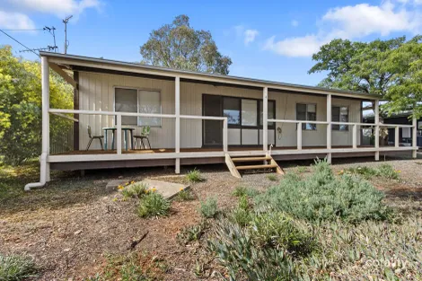 4 Lewis St, Burra, SA 5417