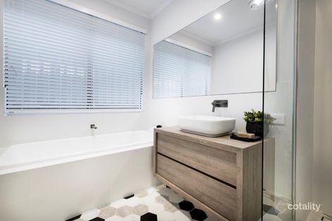 21b Betterton Rd, Caversham, WA 6055