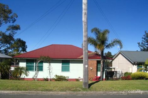 19 Carr Pde, Unanderra, NSW 2526