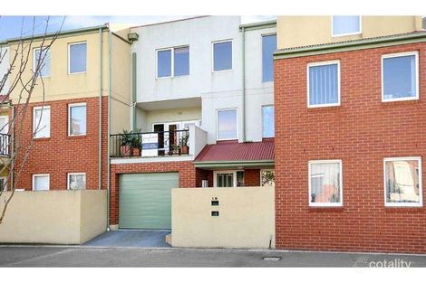 Property photo of 18 Lascelles Square Kensington VIC 3031