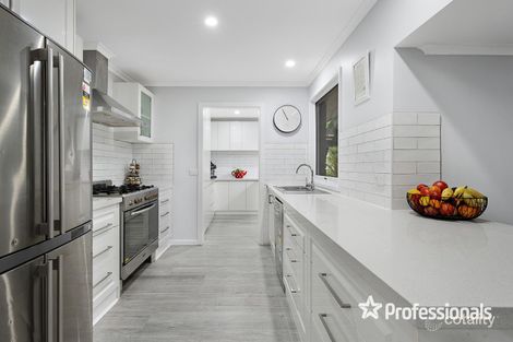 Property photo of 72 Zina Grove Mooroolbark VIC 3138