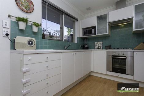 4 Clark Pl, Karrinyup, WA 6018