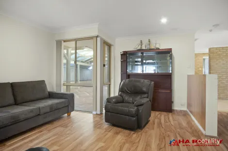 Property photo of 36 Honours Rise Marangaroo WA 6064