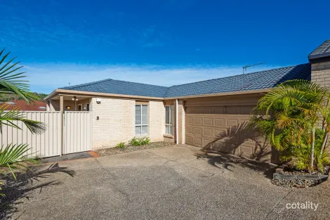 Property photo of 2/497 Pine Ridge Road Runaway Bay QLD 4216