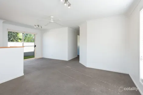 Property photo of 2/497 Pine Ridge Road Runaway Bay QLD 4216