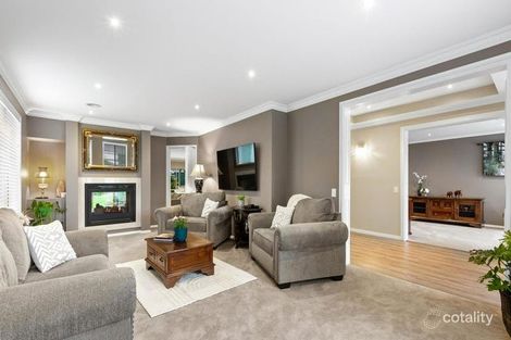 Property photo of 13 Little Chipping Drive Chirnside Park VIC 3116