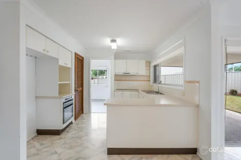 Property photo of 11 Lowry Place Prairiewood NSW 2176