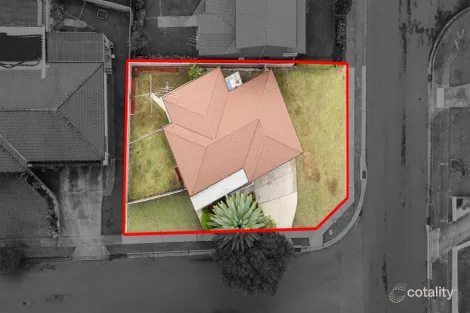 Property photo of 11 Lowry Place Prairiewood NSW 2176