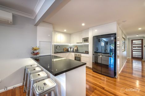 Property photo of 4 Ernest Street Labrador QLD 4215