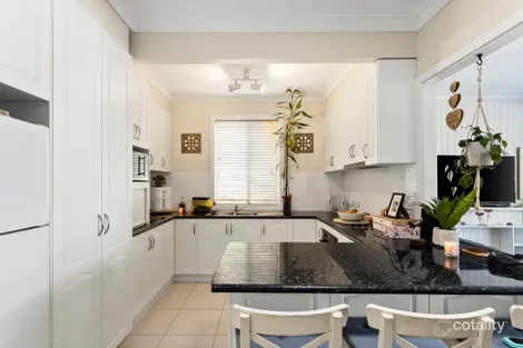 Property photo of 34 Carr Parade Unanderra NSW 2526