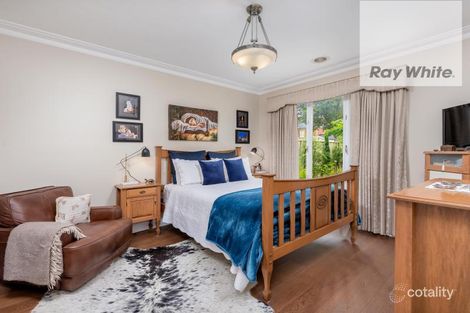 Property photo of 13 Ward Drive Mill Park VIC 3082