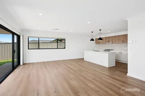 Property photo of 17 Davis Crescent Caerleon NSW 2850