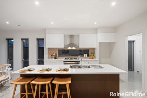 Property photo of 14 Marine Parade Caroline Springs VIC 3023