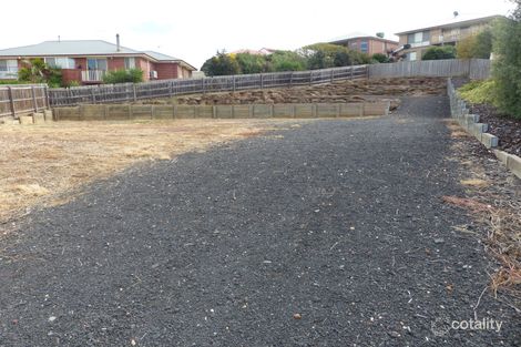 8 Hine Ct, Darley, VIC 3340