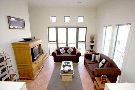 Property photo of 19 Lakeside Place Williamstown VIC 3016