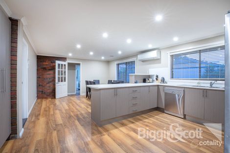 Property photo of 9 Ron Court Canadian VIC 3350