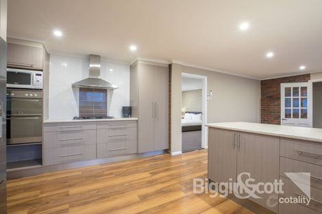 Property photo of 9 Ron Court Canadian VIC 3350