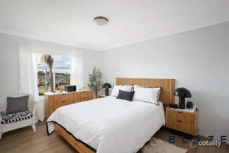Property photo of 10 Binyon Close Wetherill Park NSW 2164
