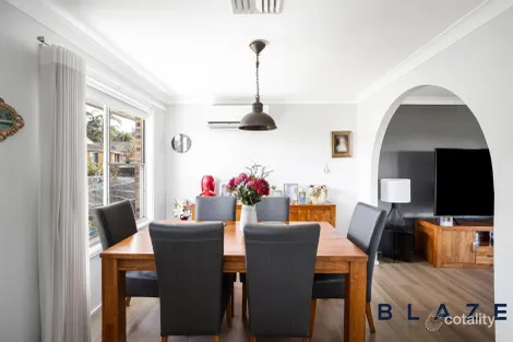 Property photo of 10 Binyon Close Wetherill Park NSW 2164