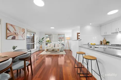 Property photo of 8 Audrey Cahn Street Macgregor ACT 2615
