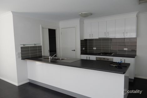 Property photo of 28 Maygar Avenue Wodonga VIC 3690