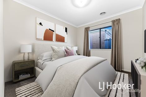 Property photo of 10 Shawshank Avenue Clyde VIC 3978