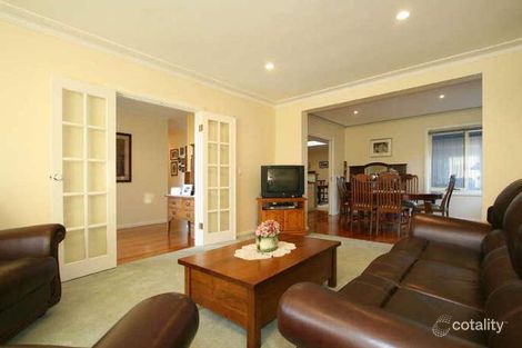 Property photo of 33 Hillside Road Mount Waverley VIC 3149