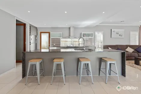 Property photo of 27 Chase Boulevard Berwick VIC 3806