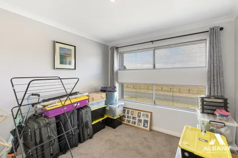 Property photo of 10 Hogarth Road McKail WA 6330