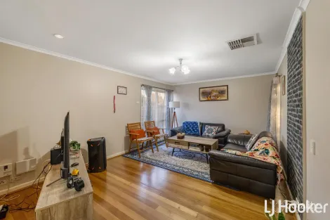 Property photo of 26 Jonathan Drive Darley VIC 3340