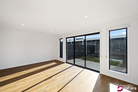 Property photo of 7 Roehampton Drive Strathtulloh VIC 3338