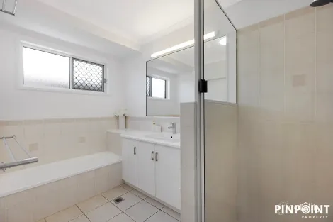Property photo of 26 Caledonian Drive Beaconsfield QLD 4740