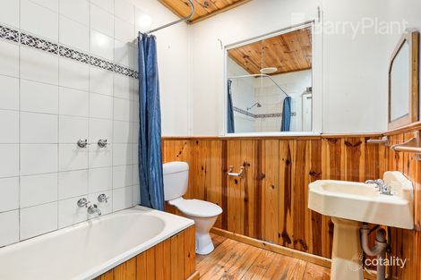 Property photo of 2/49 Sunnyside Crescent Wattle Glen VIC 3096