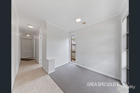 Property photo of 7 Elfin Way Pakenham VIC 3810