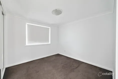 Property photo of 31 Hoddle Avenue Bradbury NSW 2560
