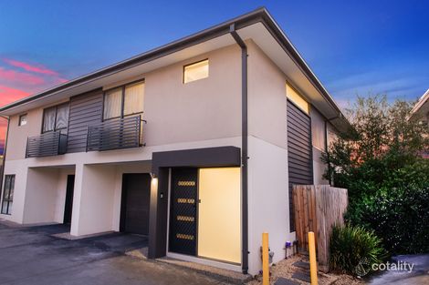 Property photo of 2 Nebula Lane Cranbourne East VIC 3977