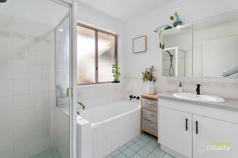 Property photo of 22 Bayrise Drive Urangan QLD 4655