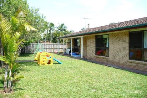 17 Mooloolah Rd, Mooloolah Valley, QLD 4553