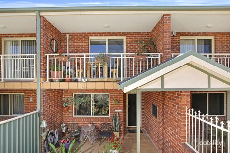 Property photo of 2/192-198 Balgownie Road Balgownie NSW 2519