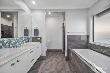 Property photo of 18 Viewland Crescent Thornlands QLD 4164